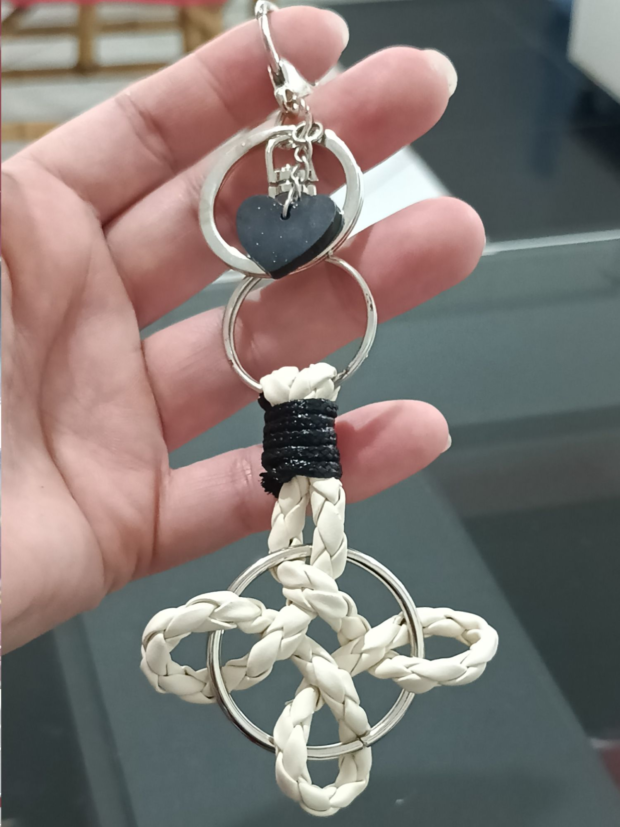 Chaveiro Nó da Bruxa Branco